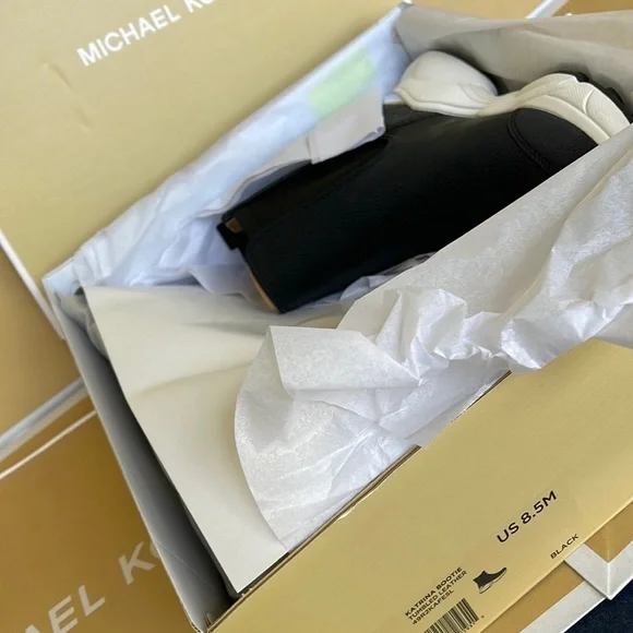 Michael Kors Katrina Bootie Tumbled Leather 49R2KAFE5L Black - Picture 3 of 16